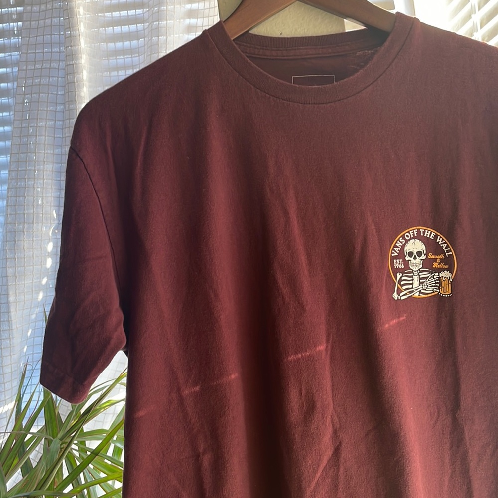 size M, gently used Vans men’s t-shirt, ‘Smooth and Mellow’ graphic ✨